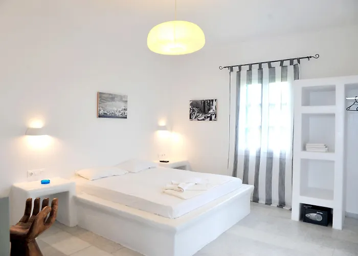 Helios Plaka (Naxos)